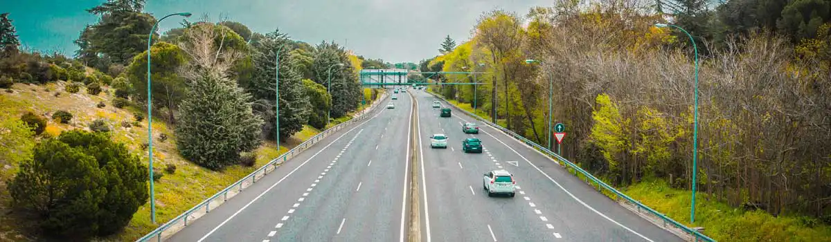 Conductores superan límites de velocidad