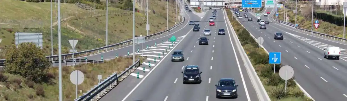 Multas por circular por el carril izquierdo: ni son nuevas, ni serán ahora más habituales