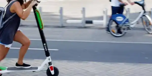 Cruzada del Ayuntamiento de Madrid. Después de los patinetes eléctricos es el turno de las bicicletas de alquiler