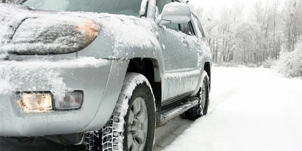 Conducir con nieve o hielo: consejos Dvuelta y niveles DGT