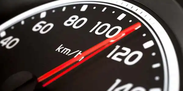 La DGT no se rinde: "La norma para quitar los 20 km/h extra no es negociable"