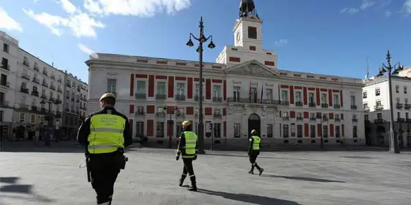 El Ayuntamiento de Madrid acuerda suspender las mutas del estado de alarma en trámite