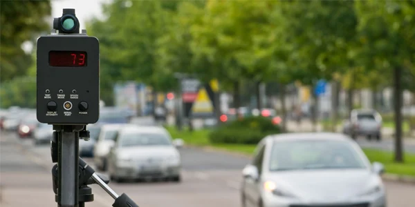 Más de 100 nuevos radares móviles vigilarán la velocidad en obras a partir de 2026