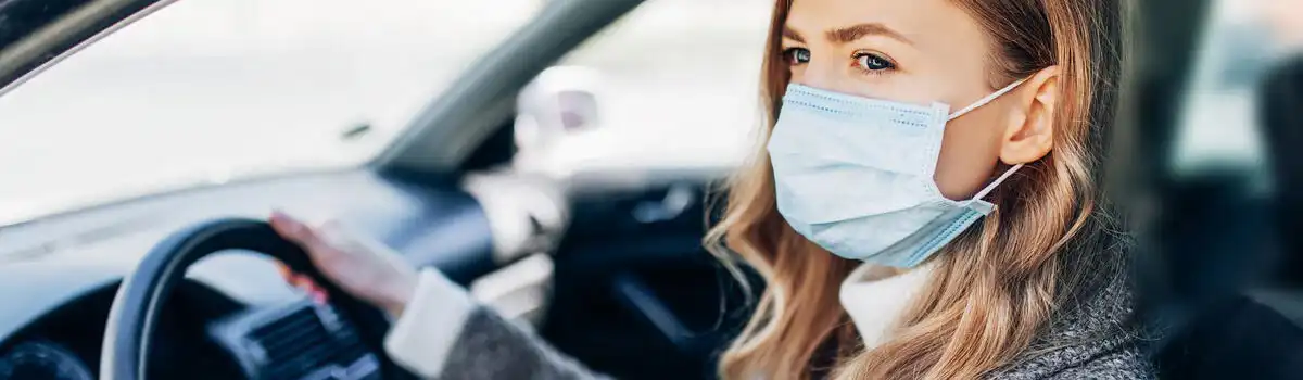 La DGT desmiente que pueda sancionar por no usar la mascarilla en el coche
