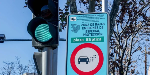 Ante la prohibición de circular con coches sin etiqueta en Madrid