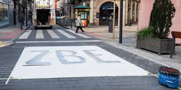 La plataforma contra la Zona de Bajas Emisiones de Torrelavega presenta otra demanda para frenar su implantación
