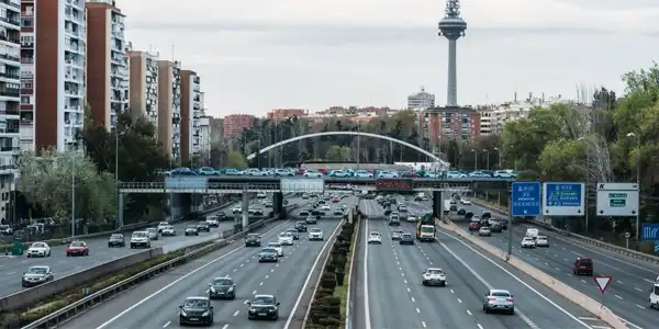 Cinco juzgados dan la razón a los conductores por la mala señalización de la Zona de Bajas Emisiones de Madrid