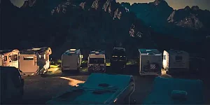 Viajar en autocaravana: ¿qué diferencias hay entre acampar, pernoctar y aparcar?