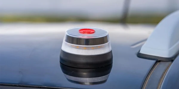 La DGT ignoró un problema clave de las balizas V16 que eleva el riesgo