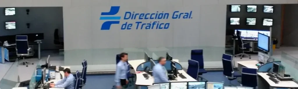 Una juez casi humilla a la DGT por poner una foto de 300 euros con fotos «lamentables». Y añade «defectuosa actuación de la administración»