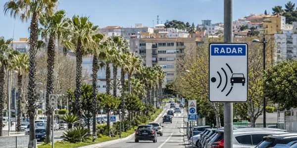 Las multas de tráfico se disparan en las grandes ciudades: recaudan un 25% más de lo presupuestado