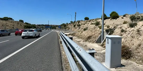 Las grandes ciudades acabaron 2025 recaudando en multas de tráfico 100 millones de euros más de lo anunciado