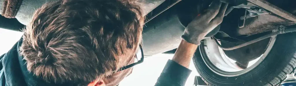 Guía completa para revisar un coche de segunda mano antes de comprarlo