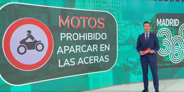 as motocicletas no podrán aparcar en las aceras