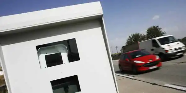 Radar fijo de carretera