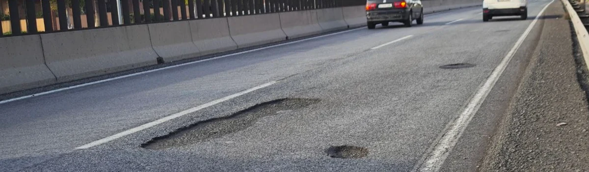 Los automovilistas aportan cada año casi 40.000 millones en impuestos. Con solo mil se arreglarían todas las carreteras