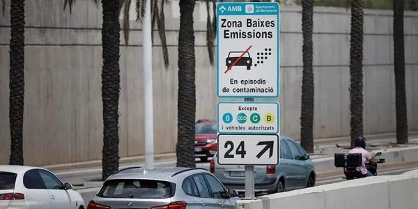 Más multas, más restricciones y más impuestos: si tienes coche, prepárate para un 2025 de terror