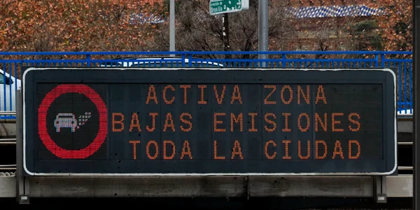 La ZBE del Ayuntamiento de Madrid para vehículos sin etiqueta entra en vigor el 1 de enero de 2026: ¿qué impacto social y económico tendrá en la ciudad?