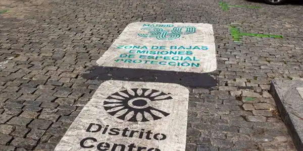 Almeida dispara un 50% la recaudación de las multas de circulación gracias a las ZBE