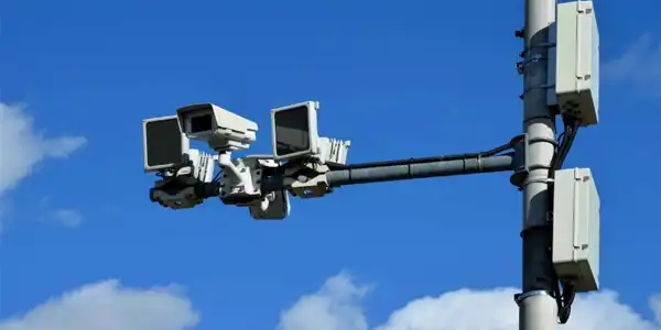 El Ayuntamiento de Madrid acumula 231 sentencias contra los radares de la M-30 por su deficiente señalización.