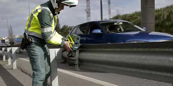 El Supremo rebaja el margen de error de radares móviles del 7% al 5%